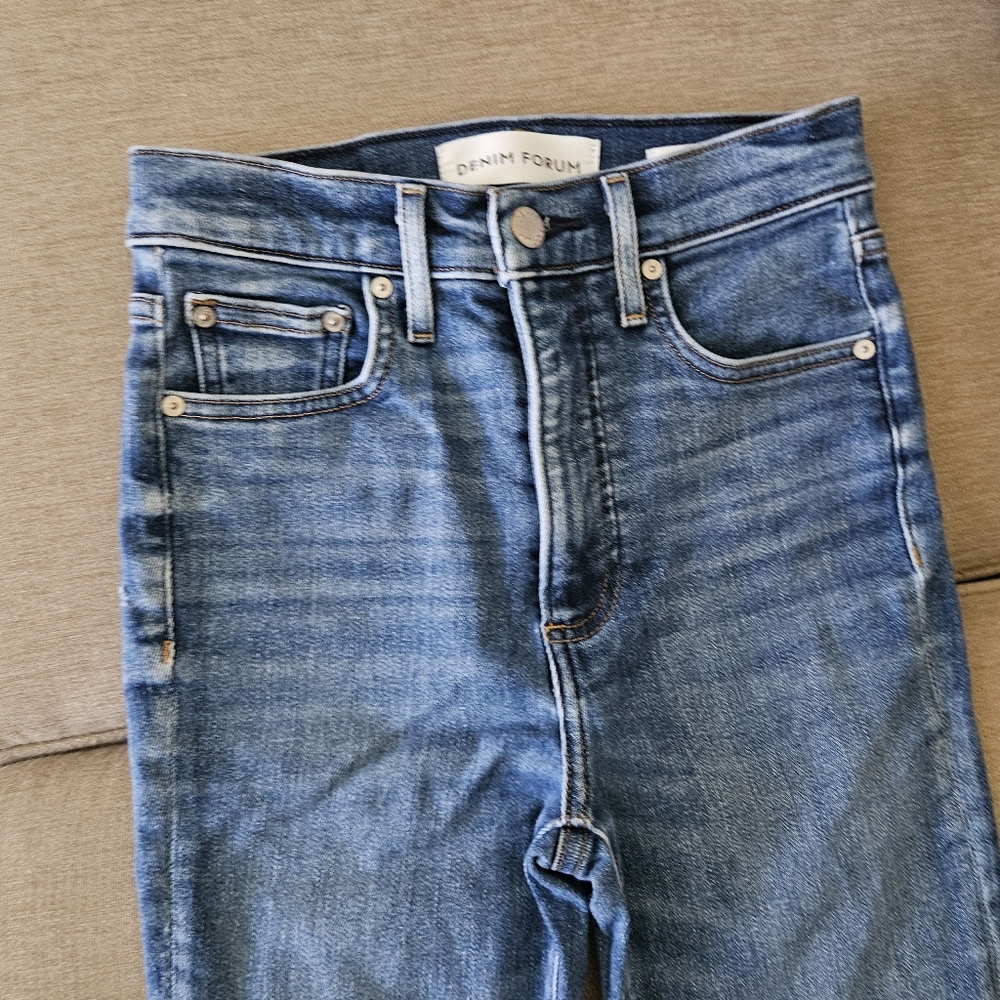 Aritzia Denim Forum the lola high rise crop skinny jeans distressed - Picture 2 of 10